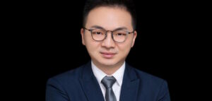 Alex Chenglin Wu es el fundador y CEO de ATOMS