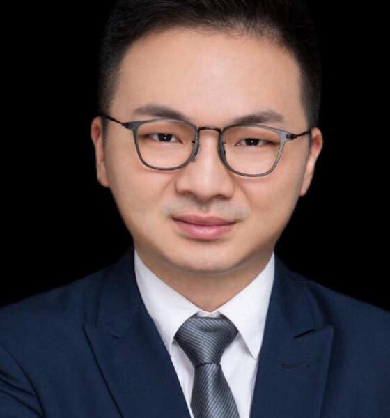 Alex Chenglin Wu es el fundador y CEO de ATOMS